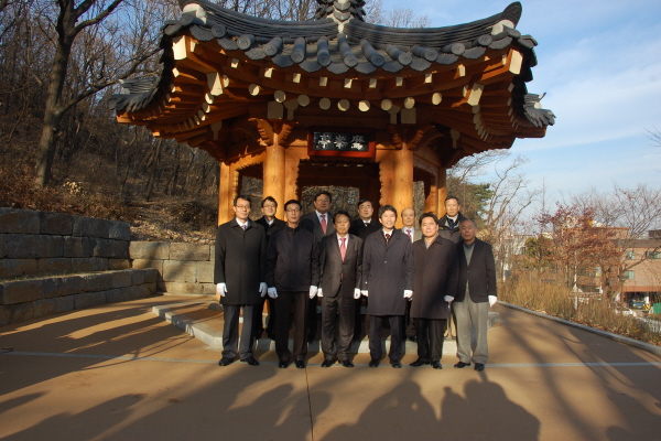 잣절약수터 정자 현판식