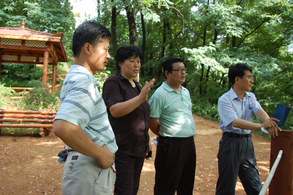 천왕산 및 개웅산 주변 현장활동 실시 - 김명조 위원장