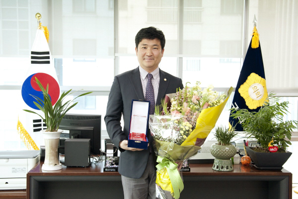 구로구의회 김영곤 의원,‘의정대상’수상